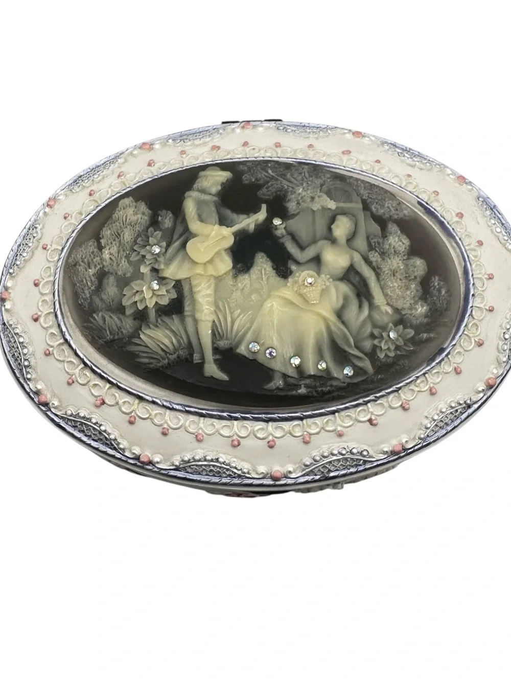 Vintage-Inspired Oval Trinket Music Jewelry Box with Cameo Scene - Cream & Black